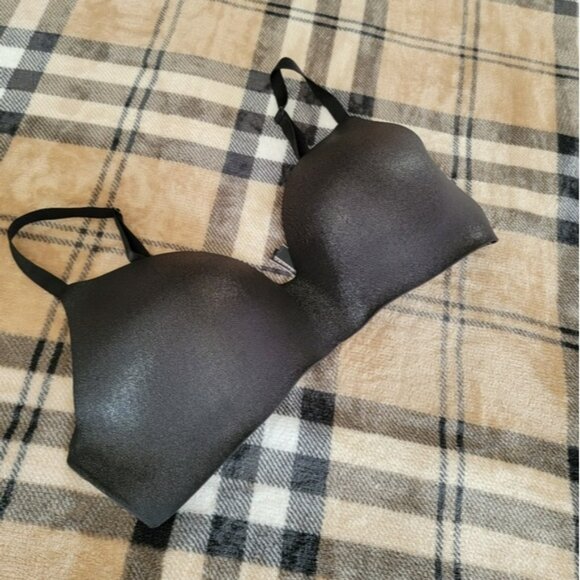 Victoria Secret Bra - Picture 2 of 4